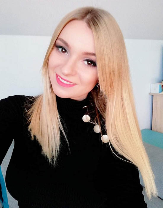 Alicia (25 ans, Toulon)